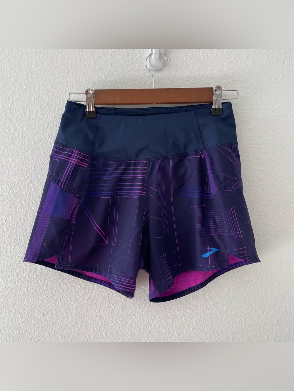 BROOKS Running Chaser Shorts Athletic Dark Blue / Purple / Pink Women's Size XS